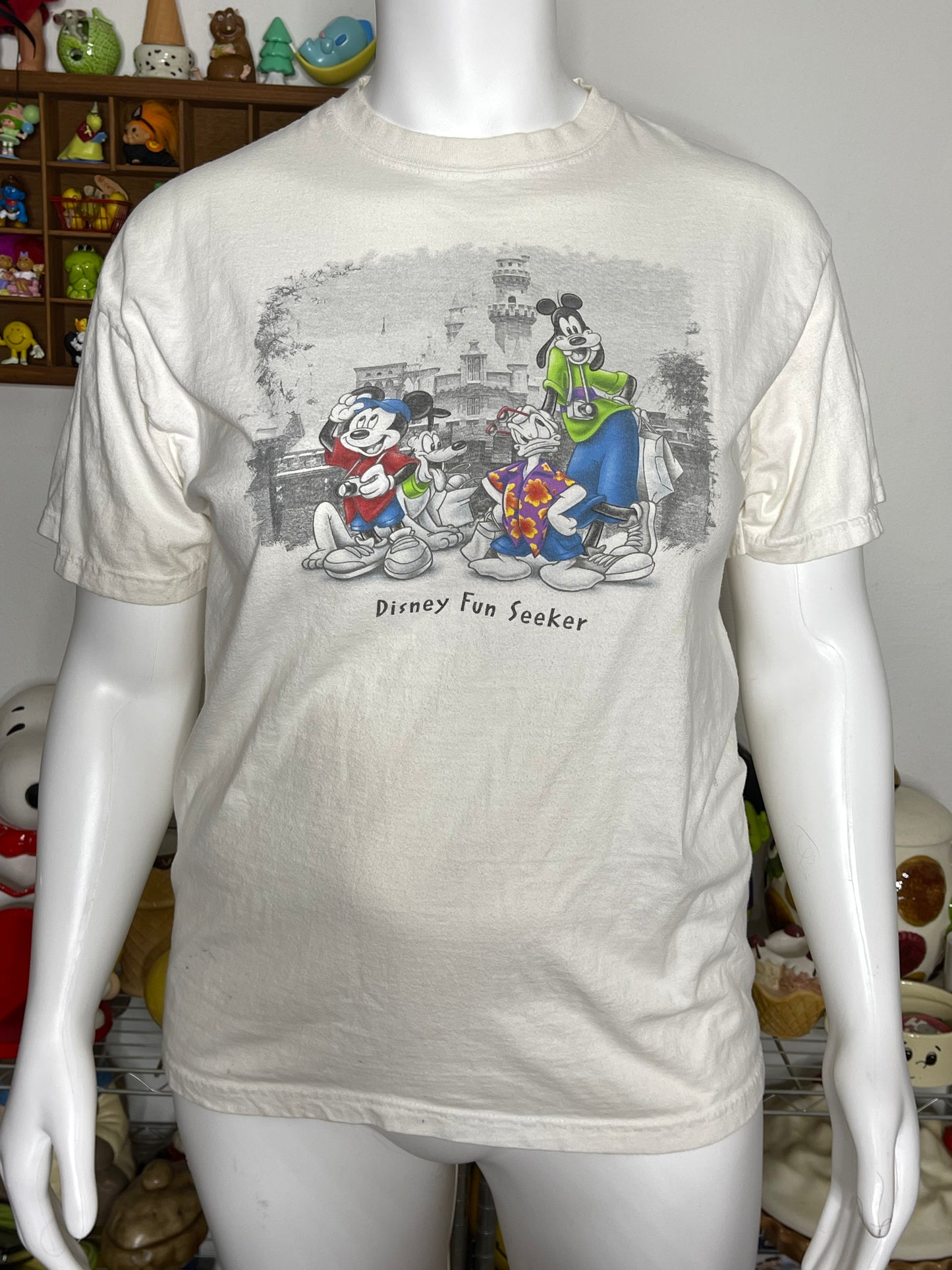 2000s Disney Fun Seeker Graphic Tee Sz L