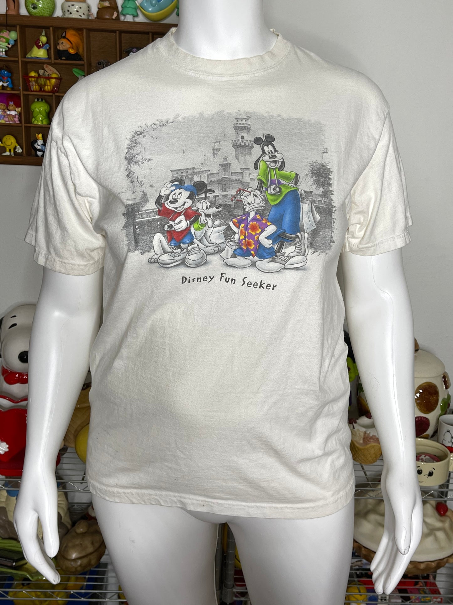 2000s Disney Fun Seeker Graphic Tee Sz L