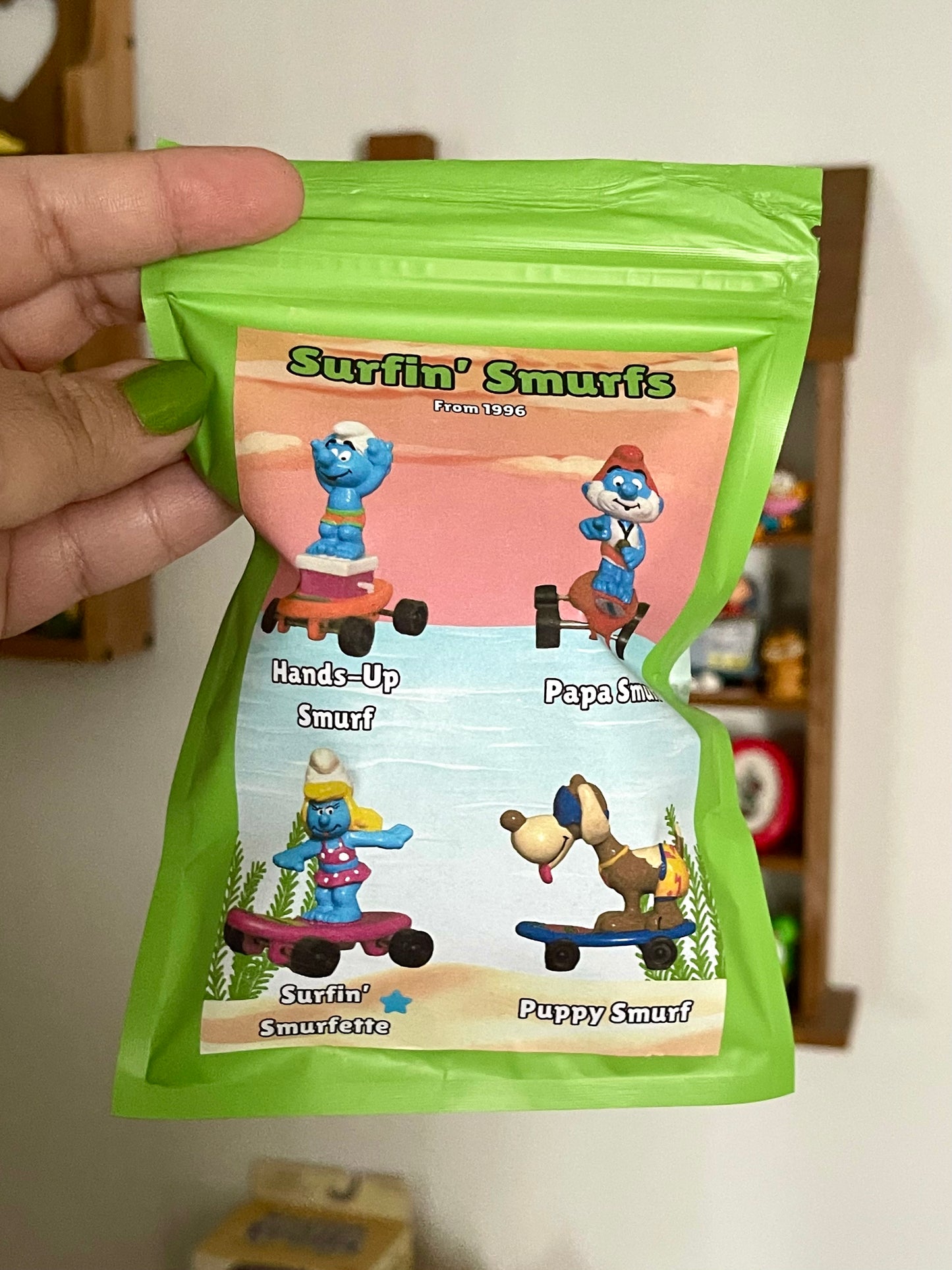 Surfin' Smurfs Trinket Blind Bags (1)