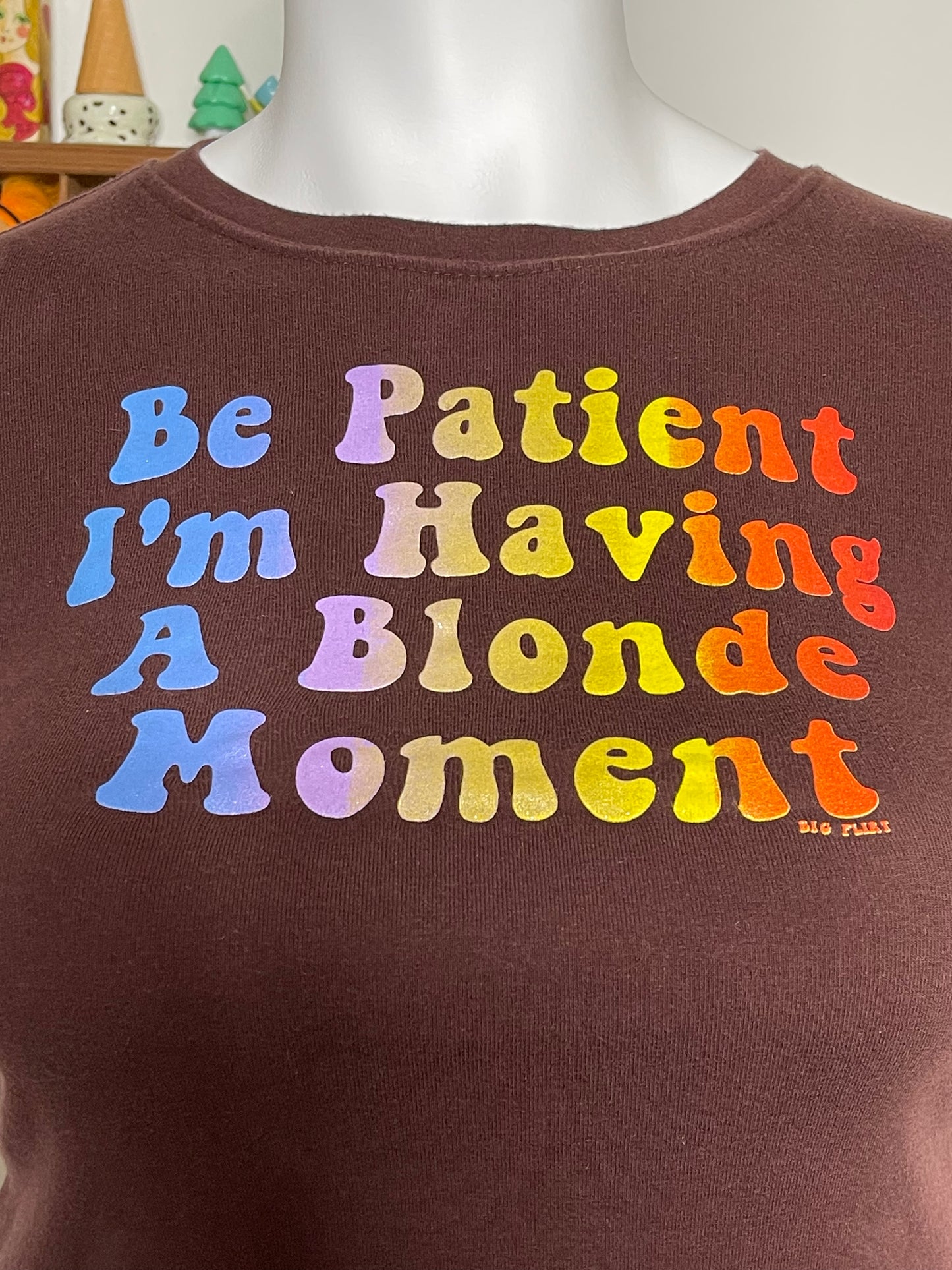 Vintage 2000s Sassy "Blonde Moment" Semi Cropped Fitted Tee Sz XL