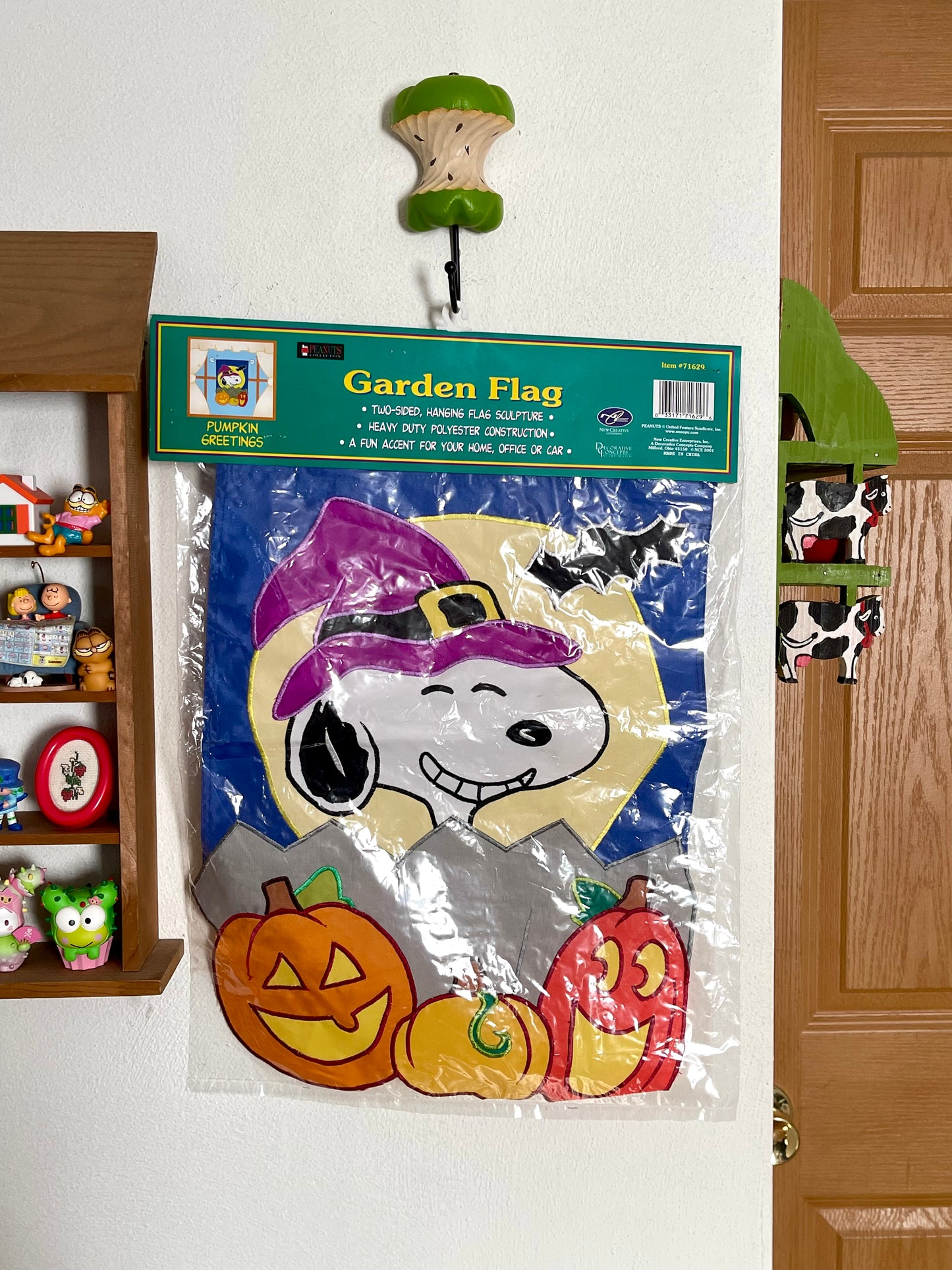 Vintage Snoopy's Pumpkin Greetings Halloween Garden Flag