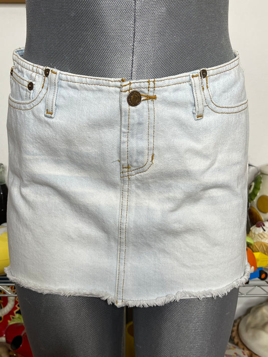 2000s Abercrombie & Fitch Light Wash Denim Low Rise Mini Skirt Sz 0