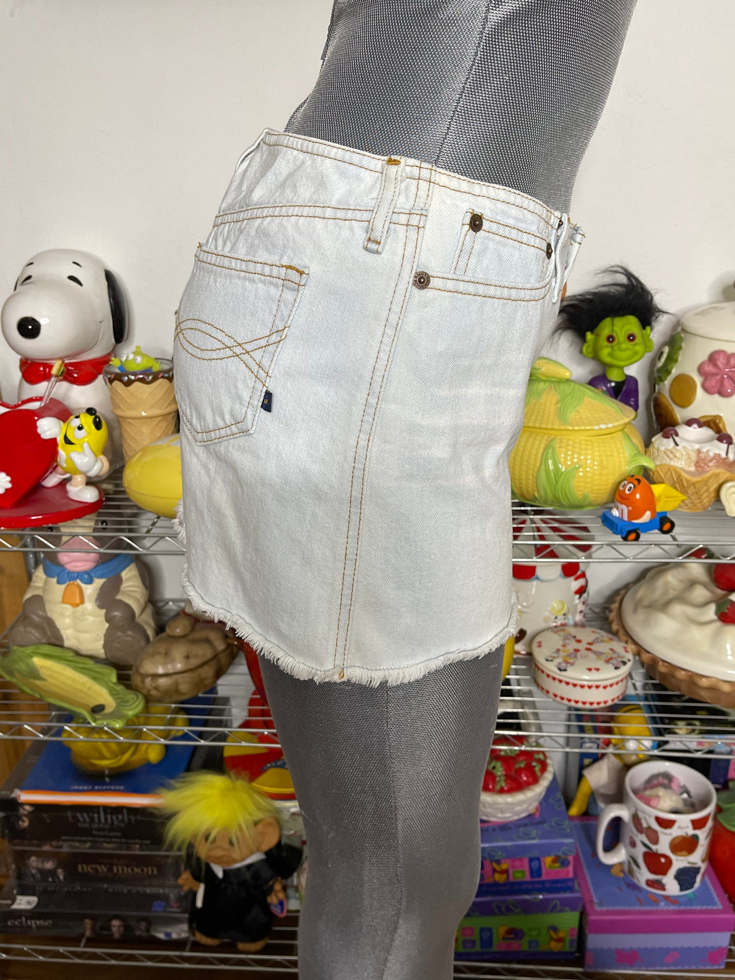 2000s Abercrombie & Fitch Light Wash Denim Low Rise Mini Skirt Sz 0