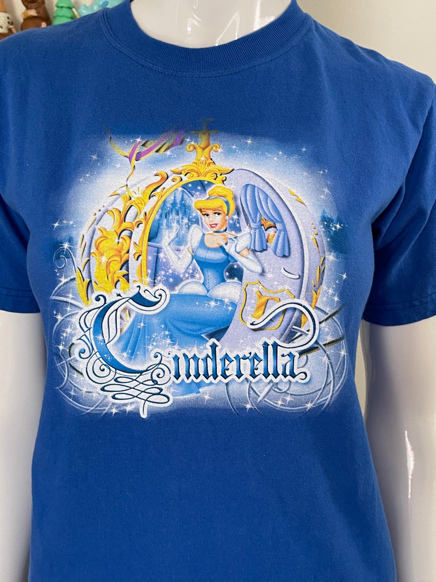 2000s Cinderella graphic tee sz XS