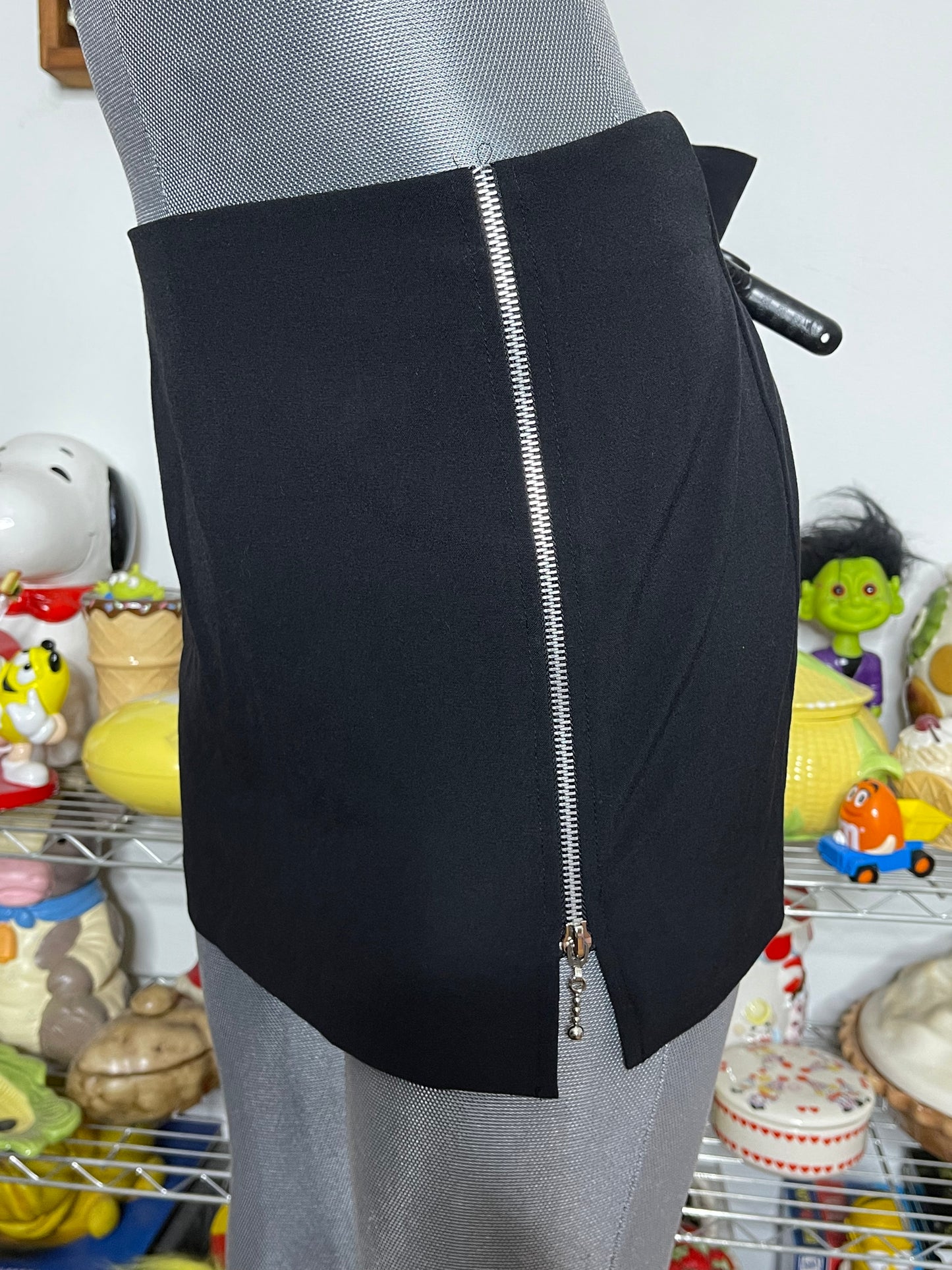 Vintage 2000s Black Zipper Slit Mini Skirt Sz L