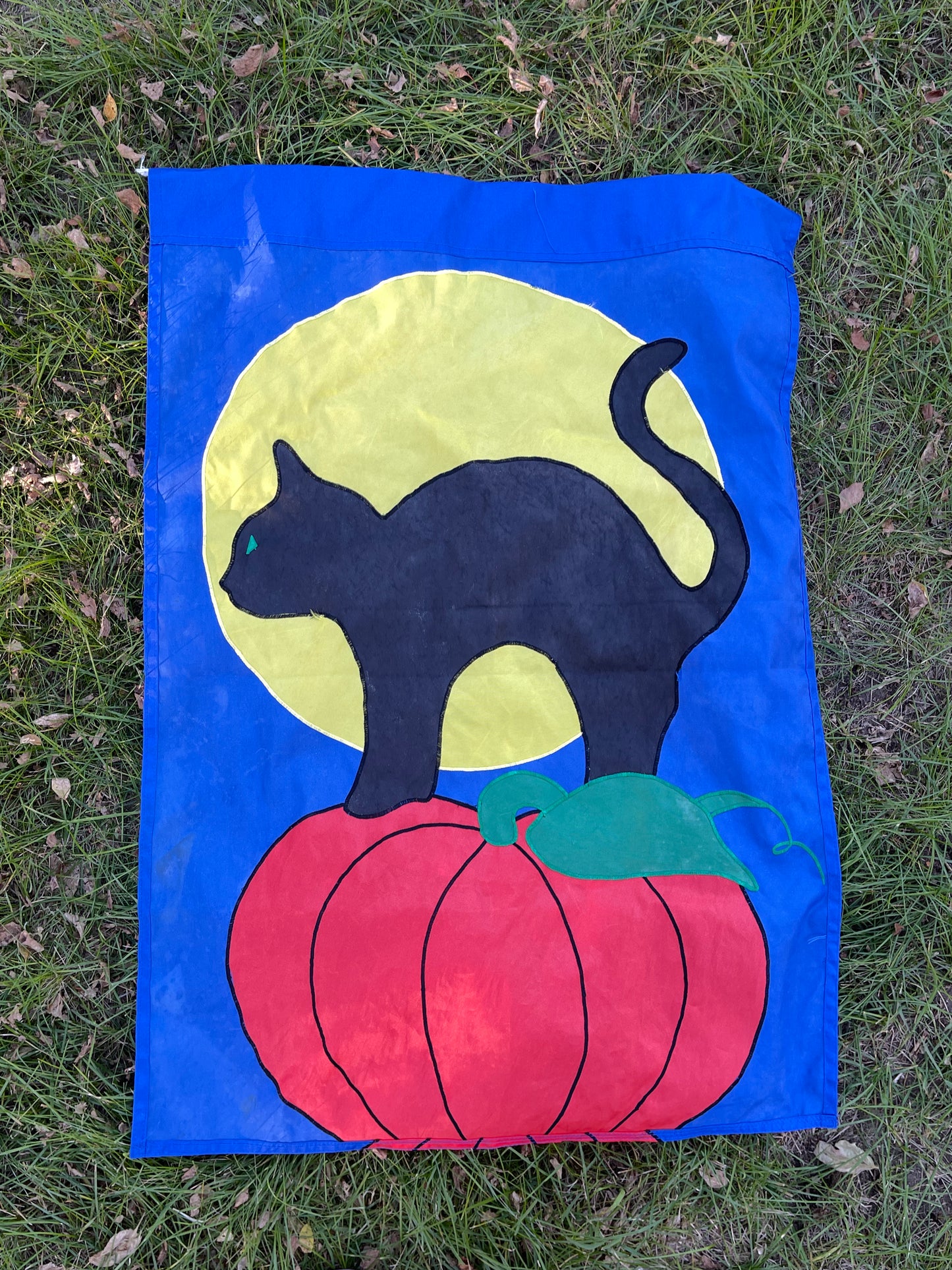 Vintage Black Cat Moon Pumpkin Halloween Decorative Flag (FLAWED)