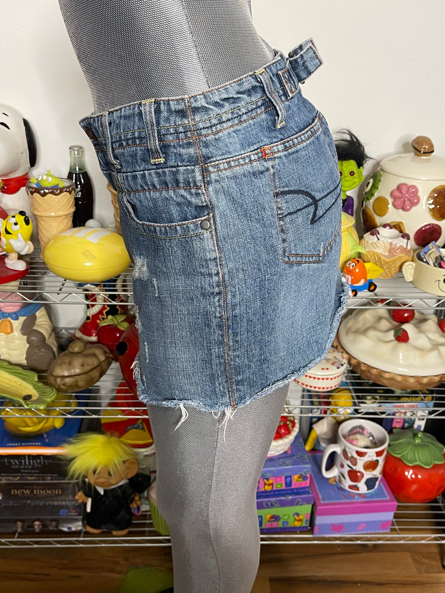 2000s American Eagle Denim Distressed Mid Rise Mini Skirt Sz 4