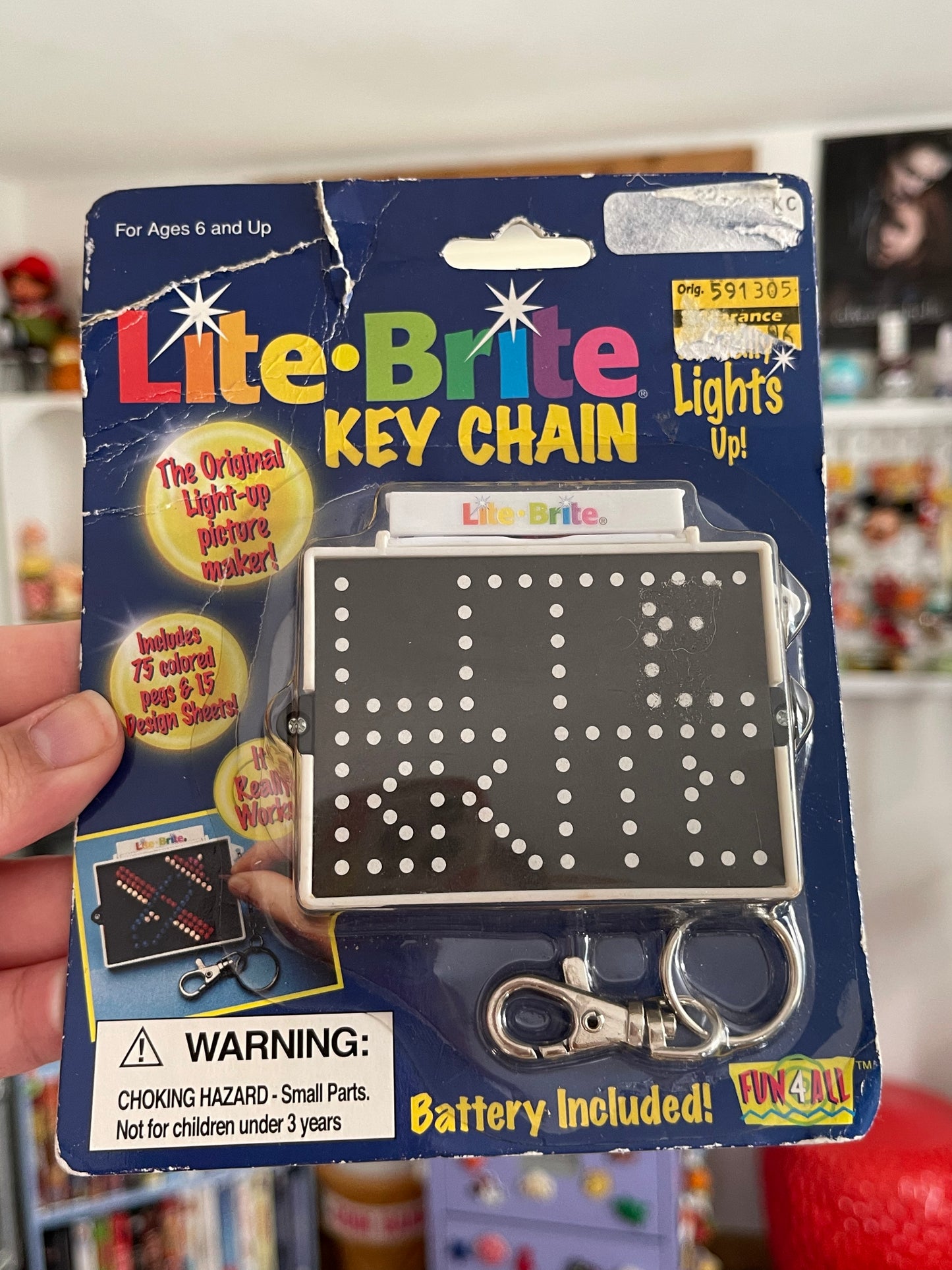 90's Lite Brite mini game keychain