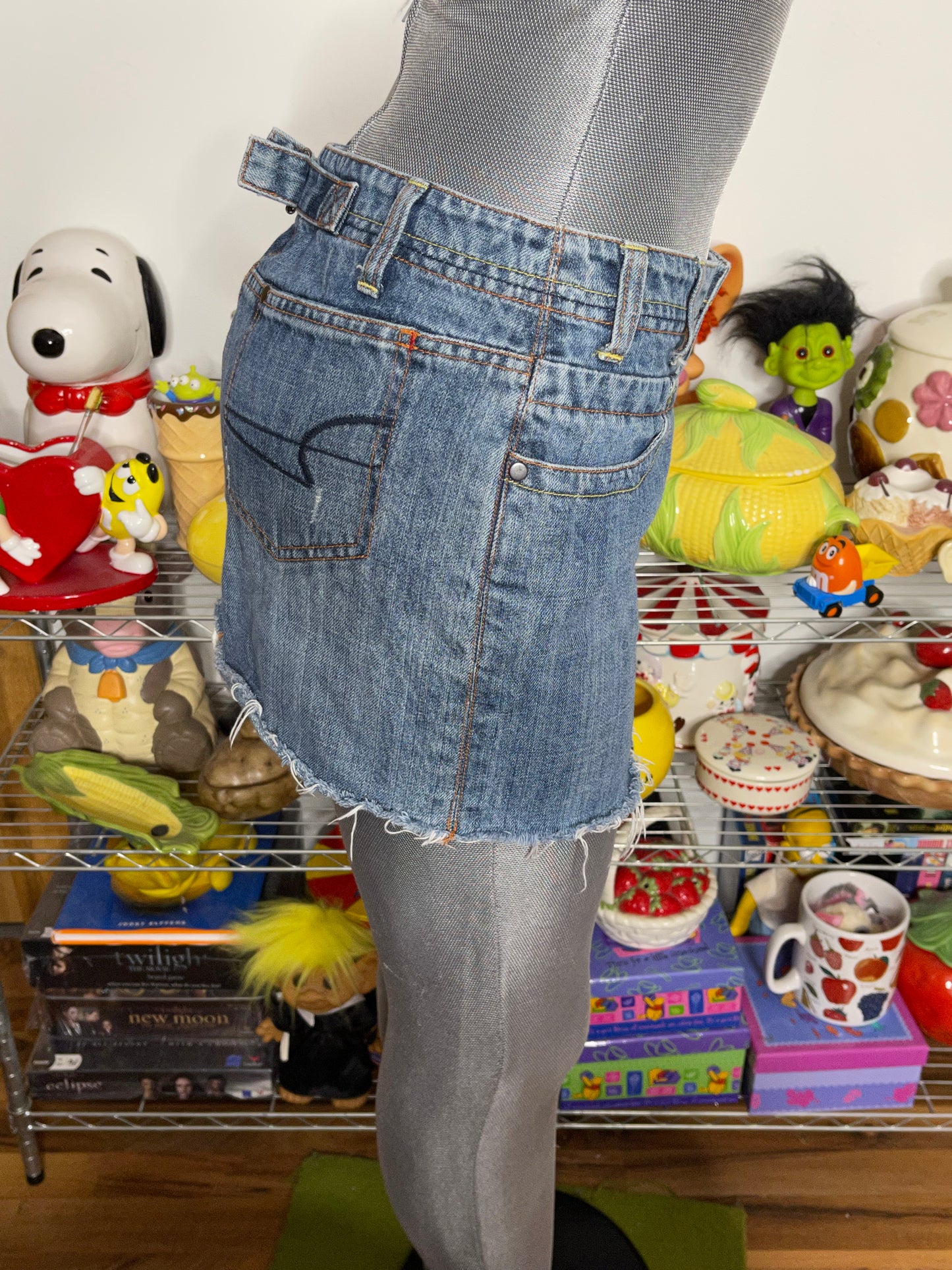2000s American Eagle Denim Distressed Mid Rise Mini Skirt Sz 4