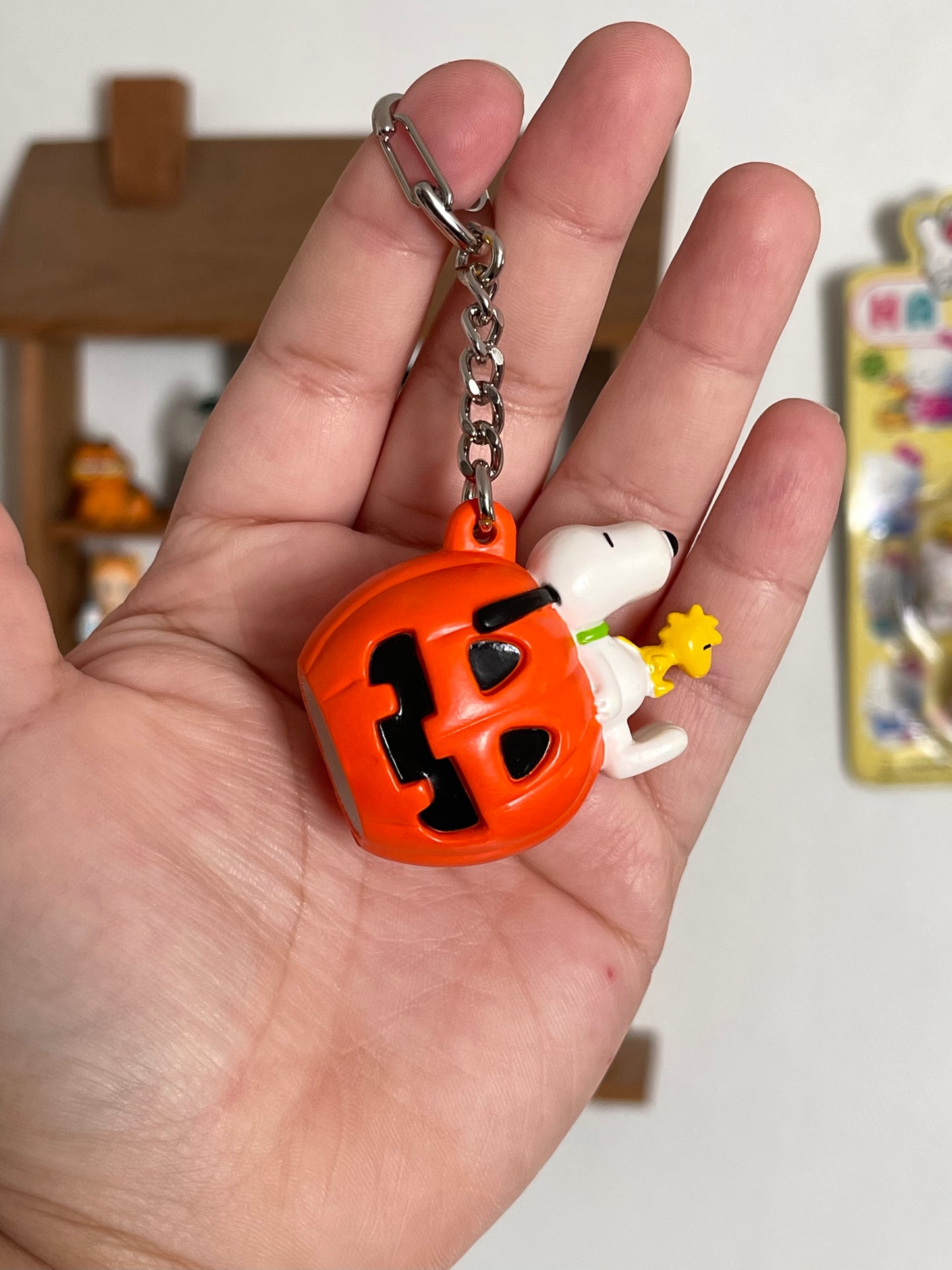 2000s Snoopy & Woodstock Pumpkin Keychain + Case (B)