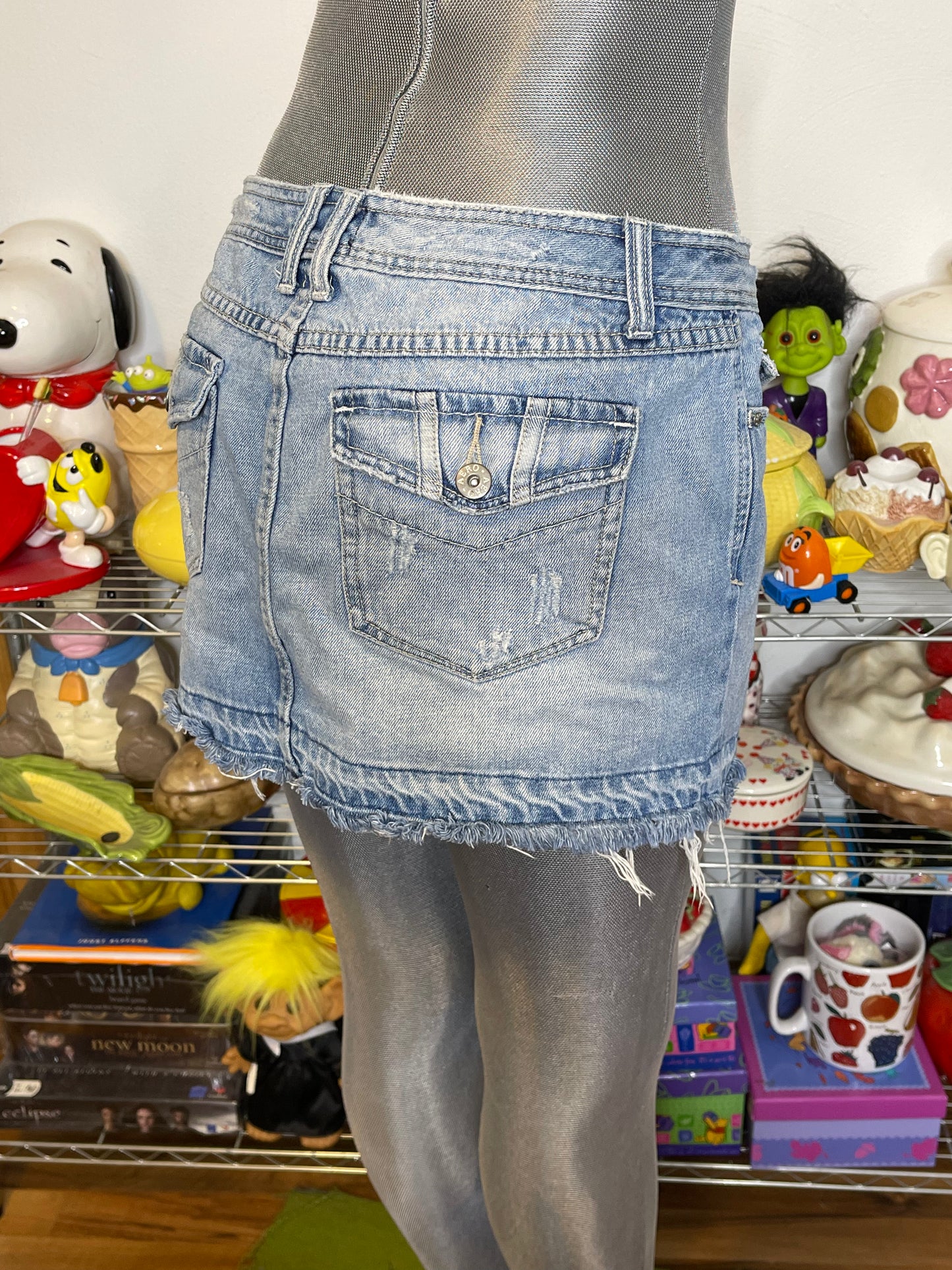 2000s Light Wash Aeropostale Distressed Denim Mini Skirt Sz 5/6
