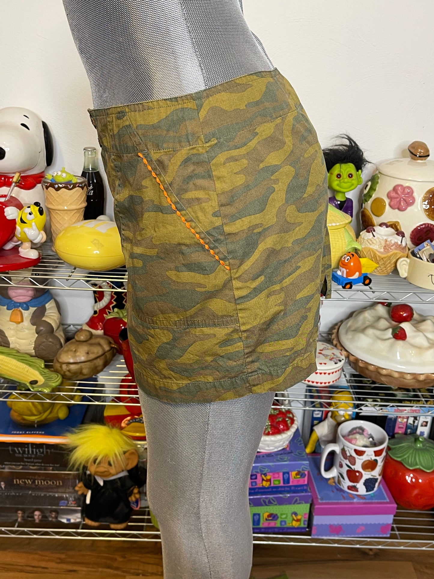 2000s Victoria Secret Camo Print Low - Mid Rise Mini Skirt Sz M