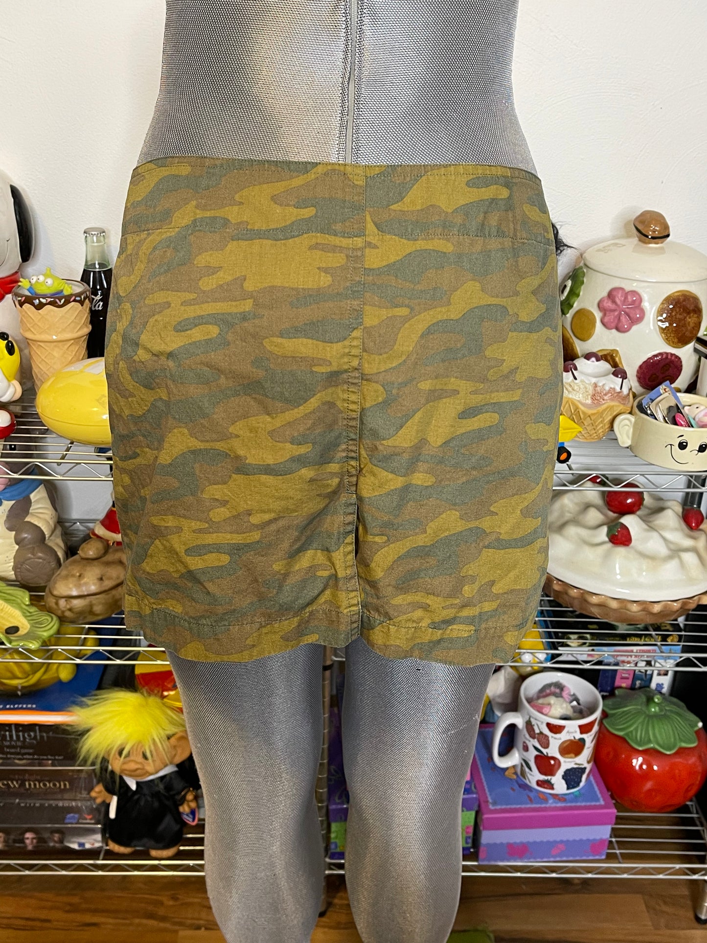2000s Victoria Secret Camo Print Low - Mid Rise Mini Skirt Sz M