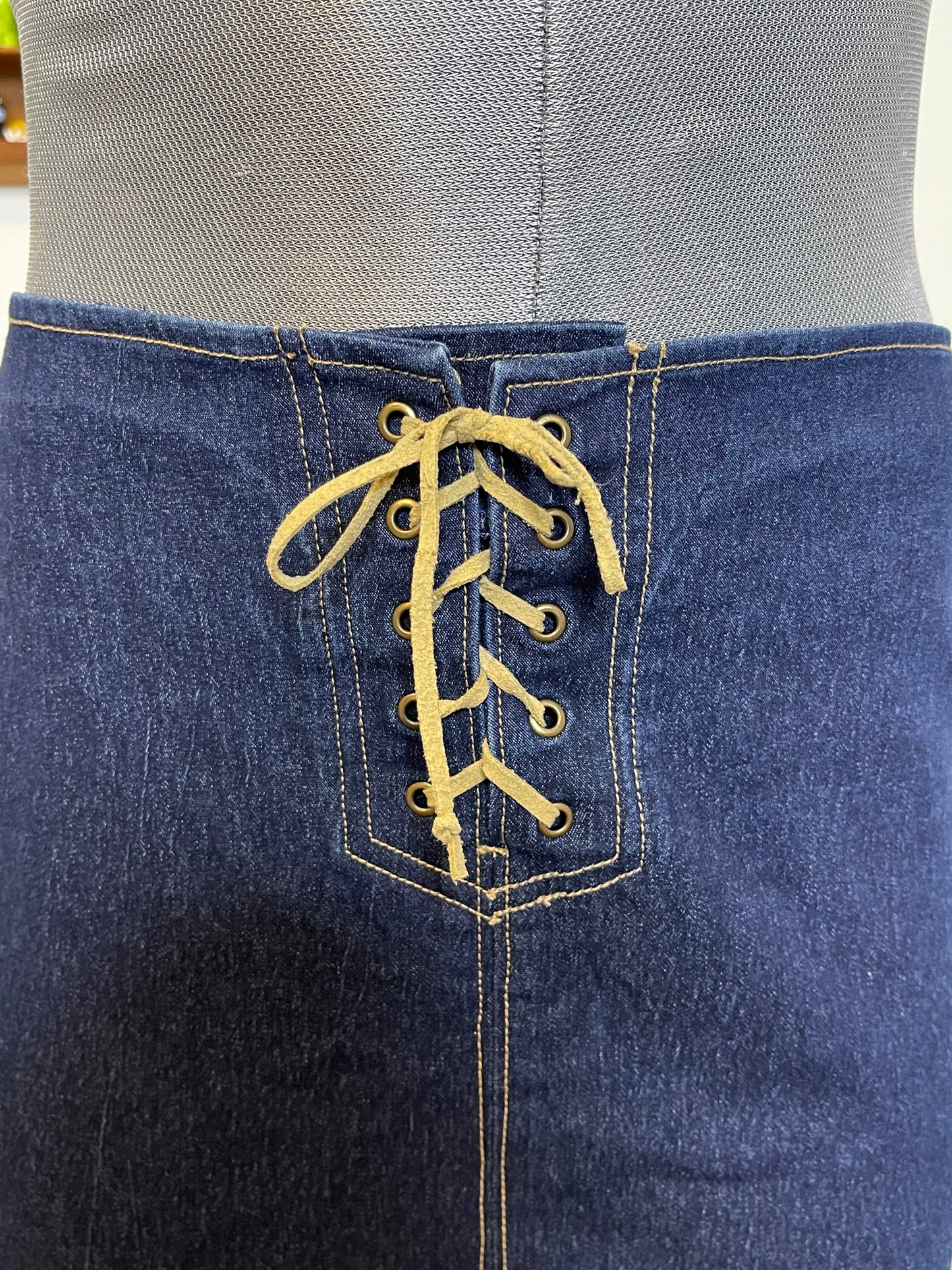 2000s L.e.i Lace Up Style Stretchy Denim Skirt Sz M