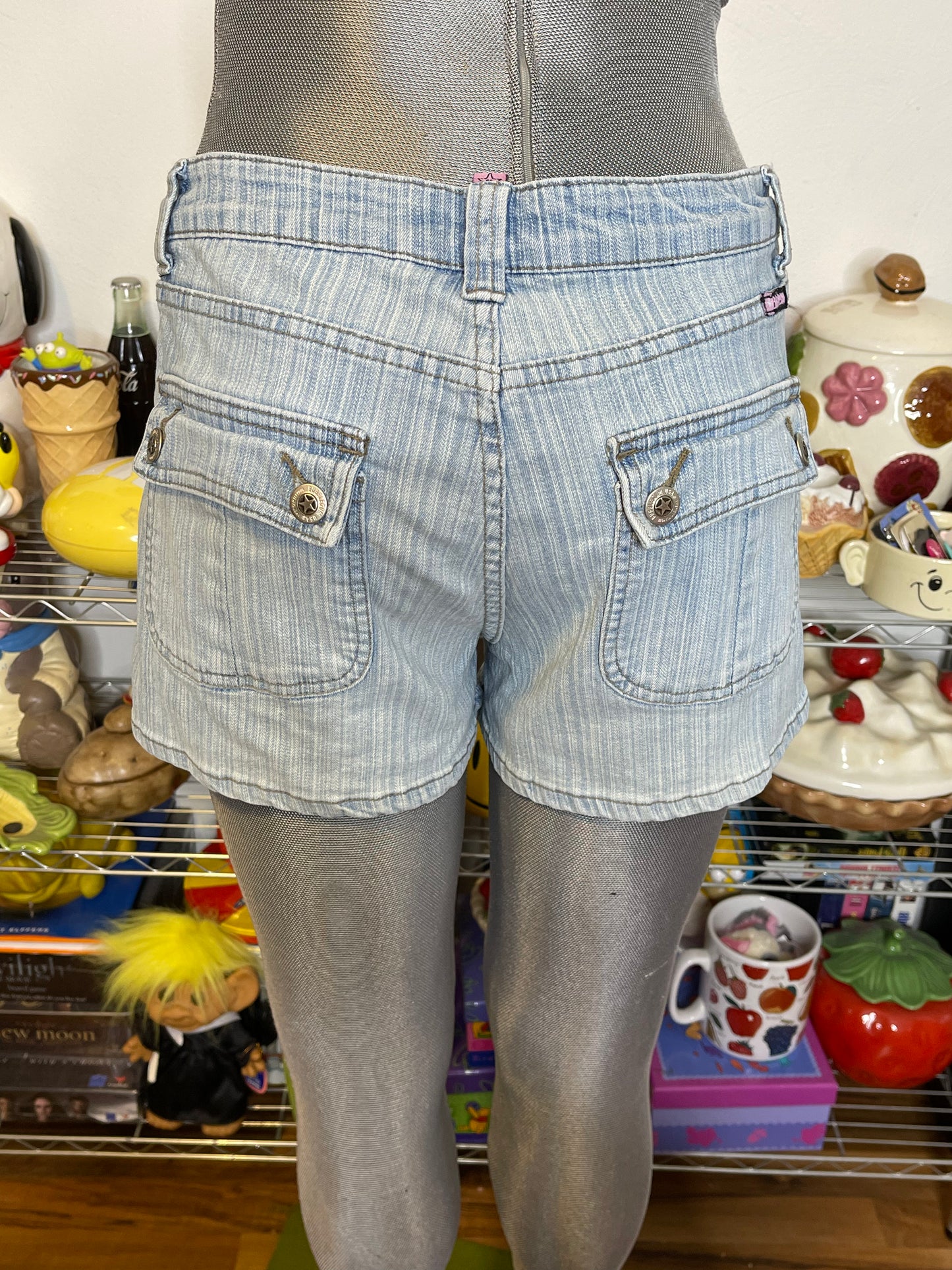 2000s Light Wash Pinstriped Stretchy Denim Shorts Sz 13/14