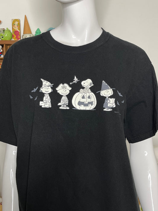 2000s Peanuts Trick Or Treat Glow In The Dark Tee Sz M