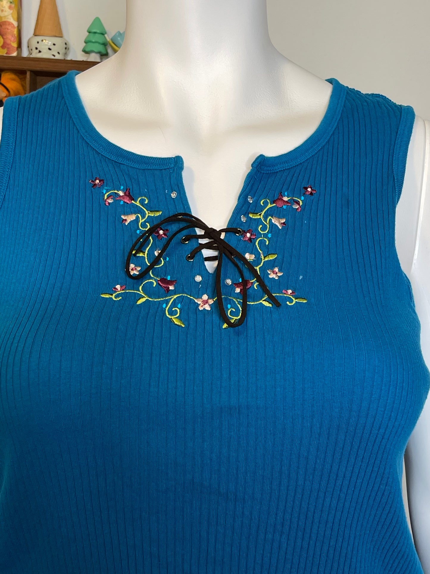 2000s Blue Flower Embroidered Stretchy Tank Top Sz 2X