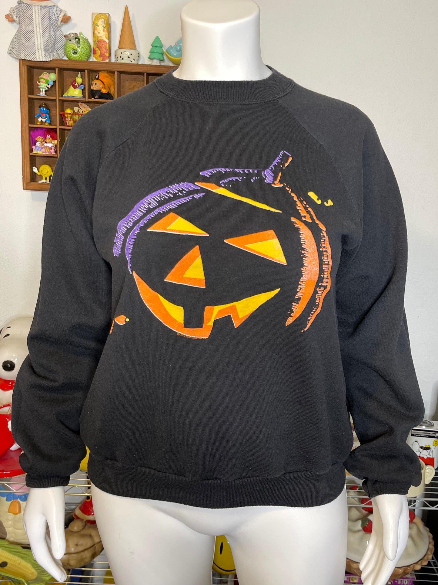 Vintage 90s Faded Halloween Pumpkin Graphic Crewneck Sweater Sz XL