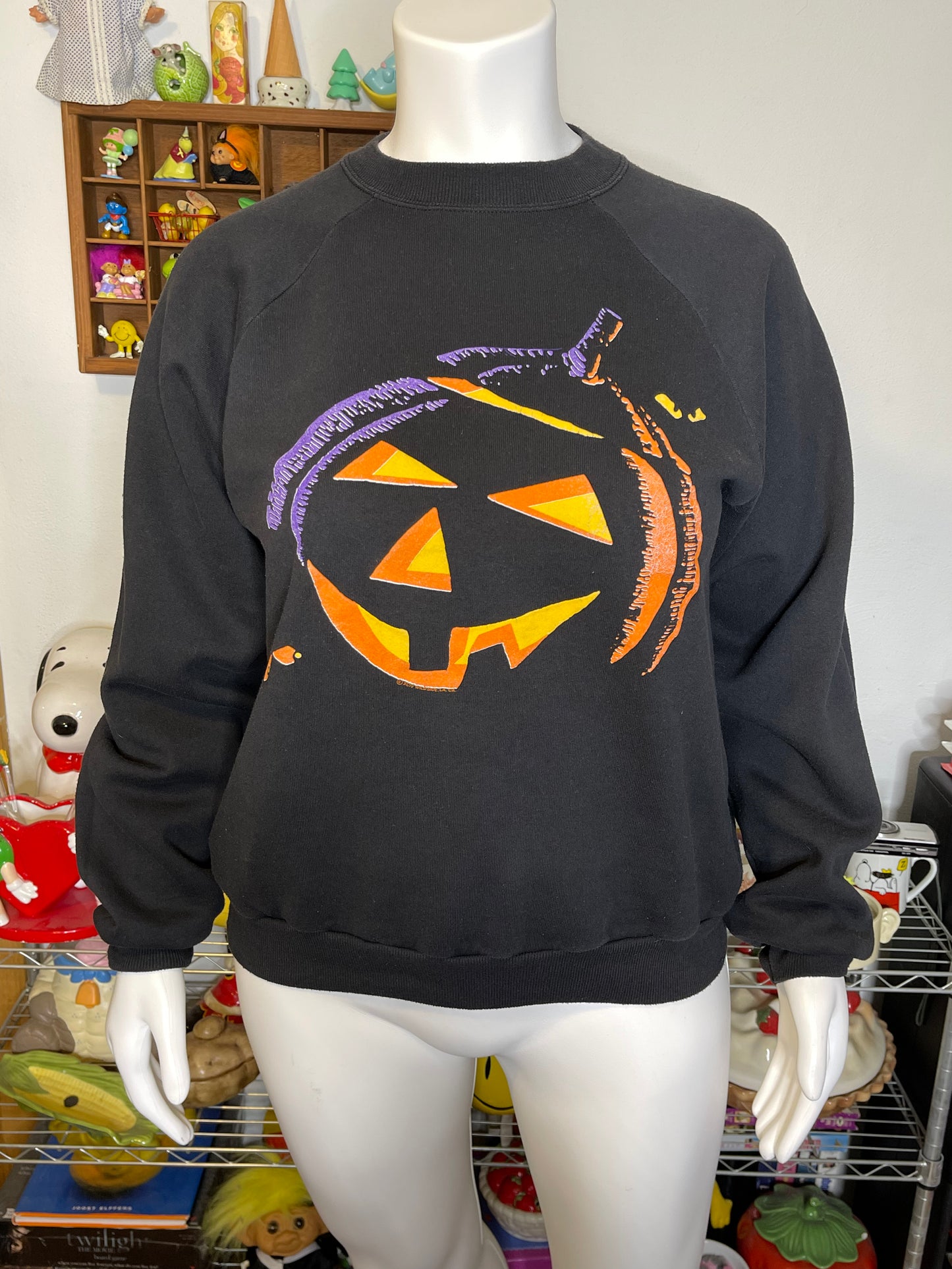 Vintage 90s Faded Halloween Pumpkin Graphic Crewneck Sweater Sz XL