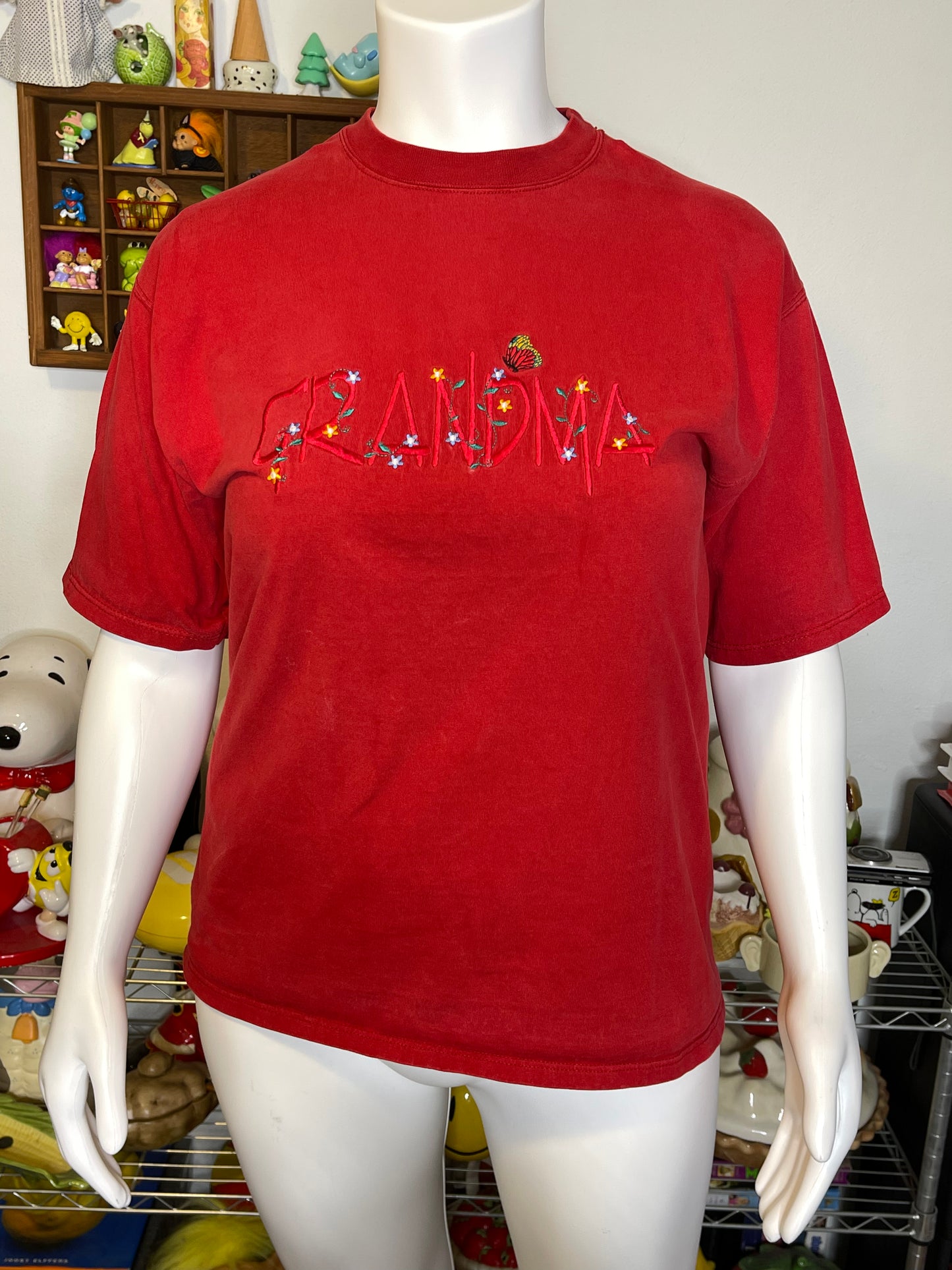 Vintage 90s Grandma Embroidered Thick Red Cotton Tee Sz L