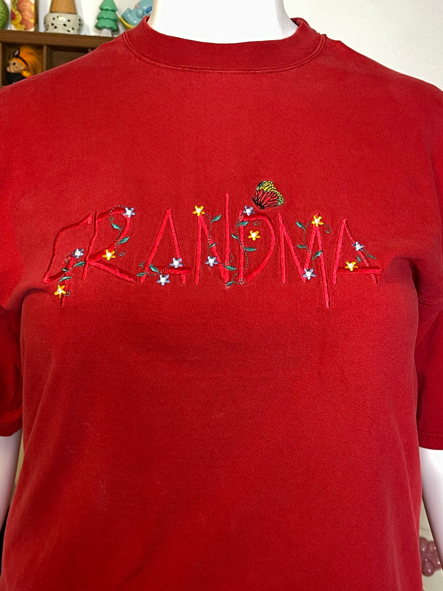 Vintage 90s Grandma Embroidered Thick Red Cotton Tee Sz L