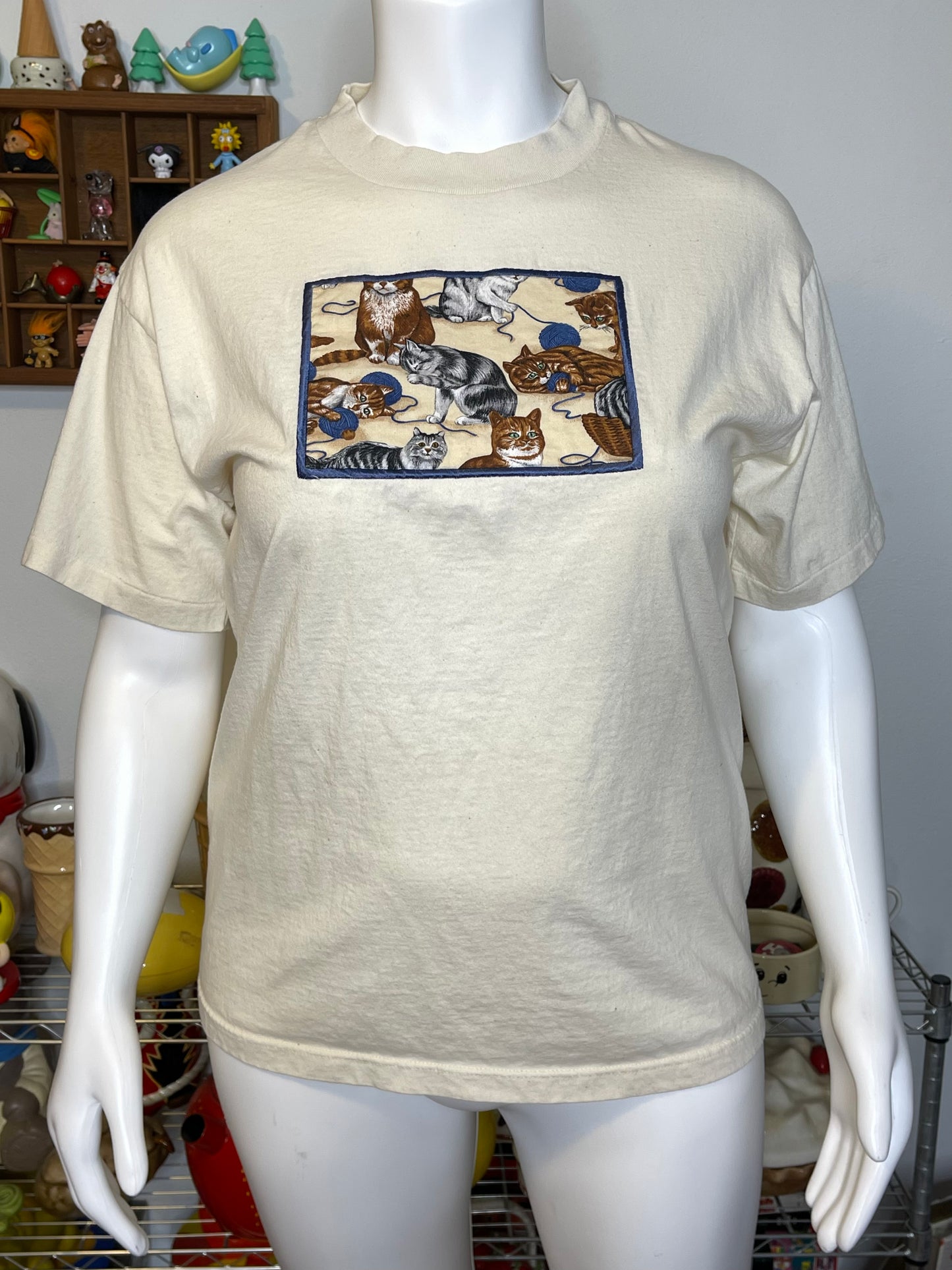 Vintage 90s Cat Patchwork Style Cream Tee Sz L
