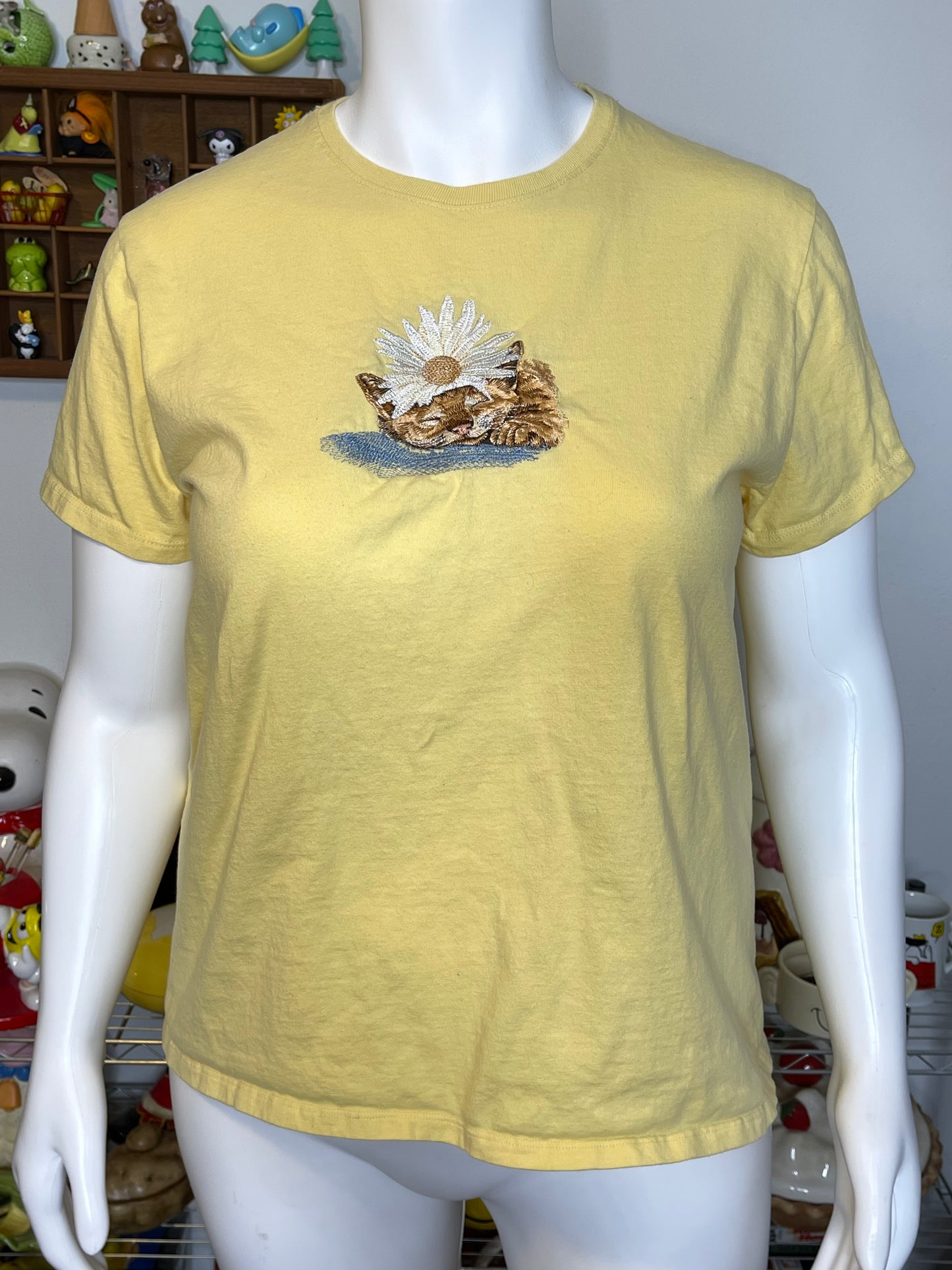 2000s Embroidered Sleepy Orange Cat With Daisy Tee Sz XL