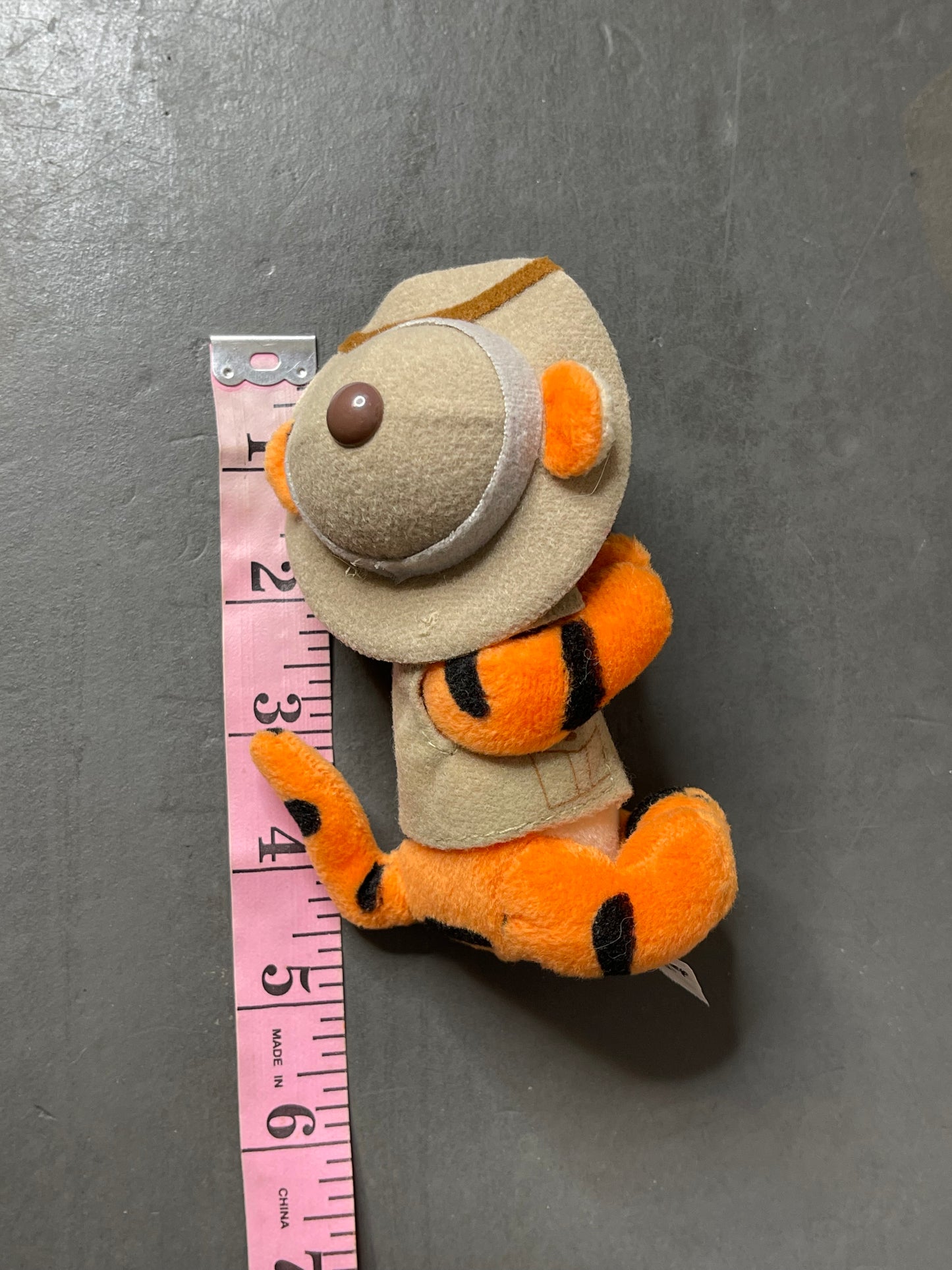 Safari Tigger Plush Strap Buddy / Magnet