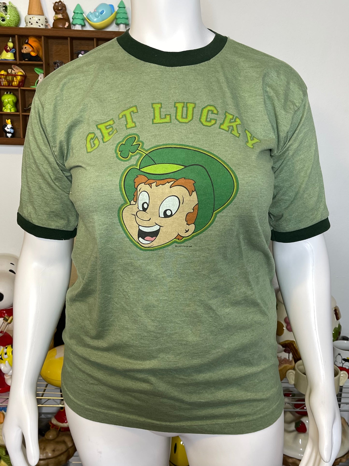 Vintage 2000s Green "Get Lucky" Graphic Ringer tee Sz XL