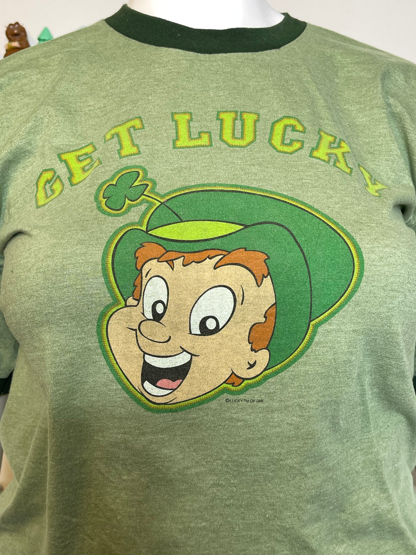 Vintage 2000s Green "Get Lucky" Graphic Ringer tee Sz XL