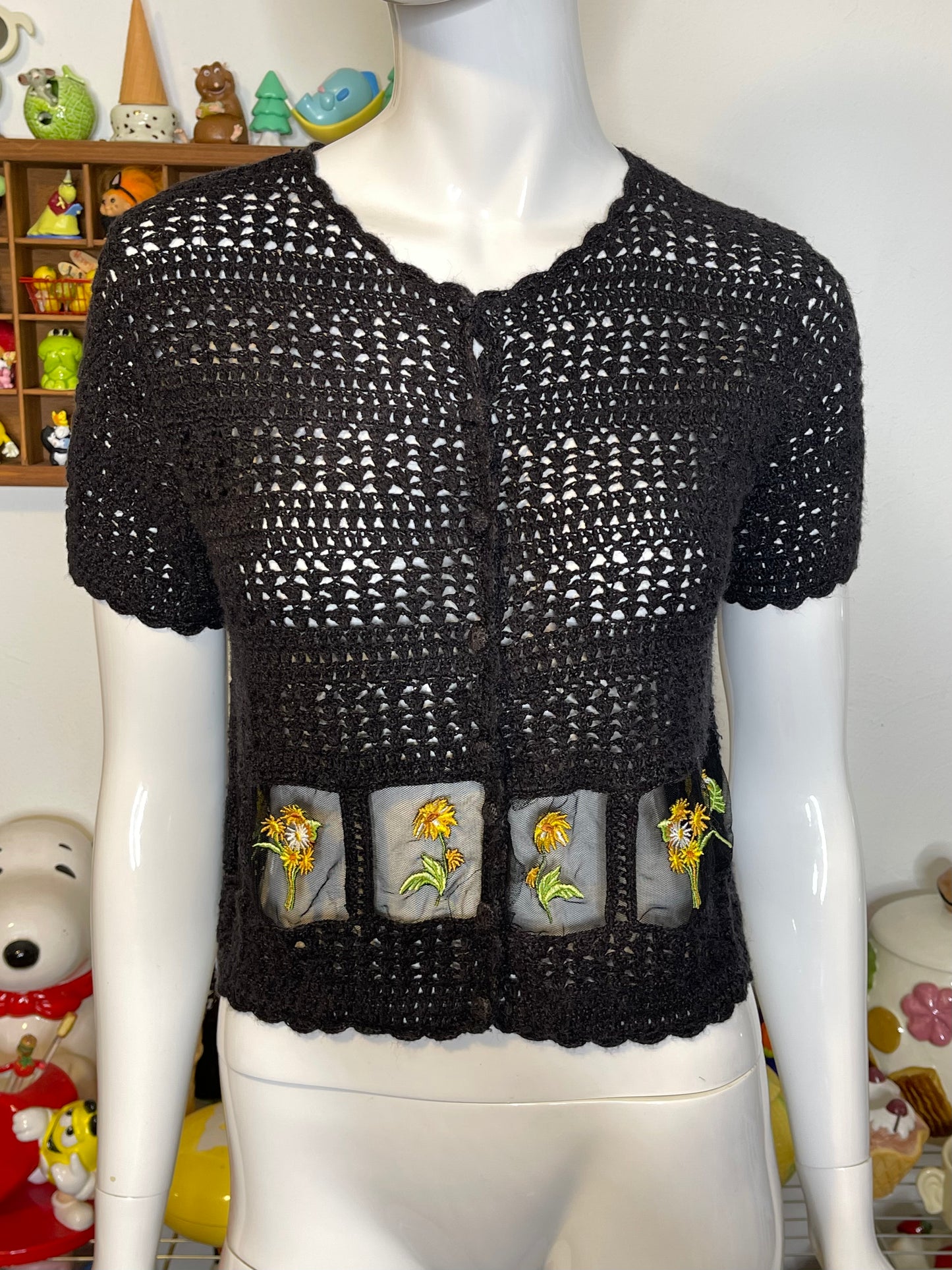 Vintage Black Crochet Flower Embroidered Knit Short Sleeve Cardigan Sz M