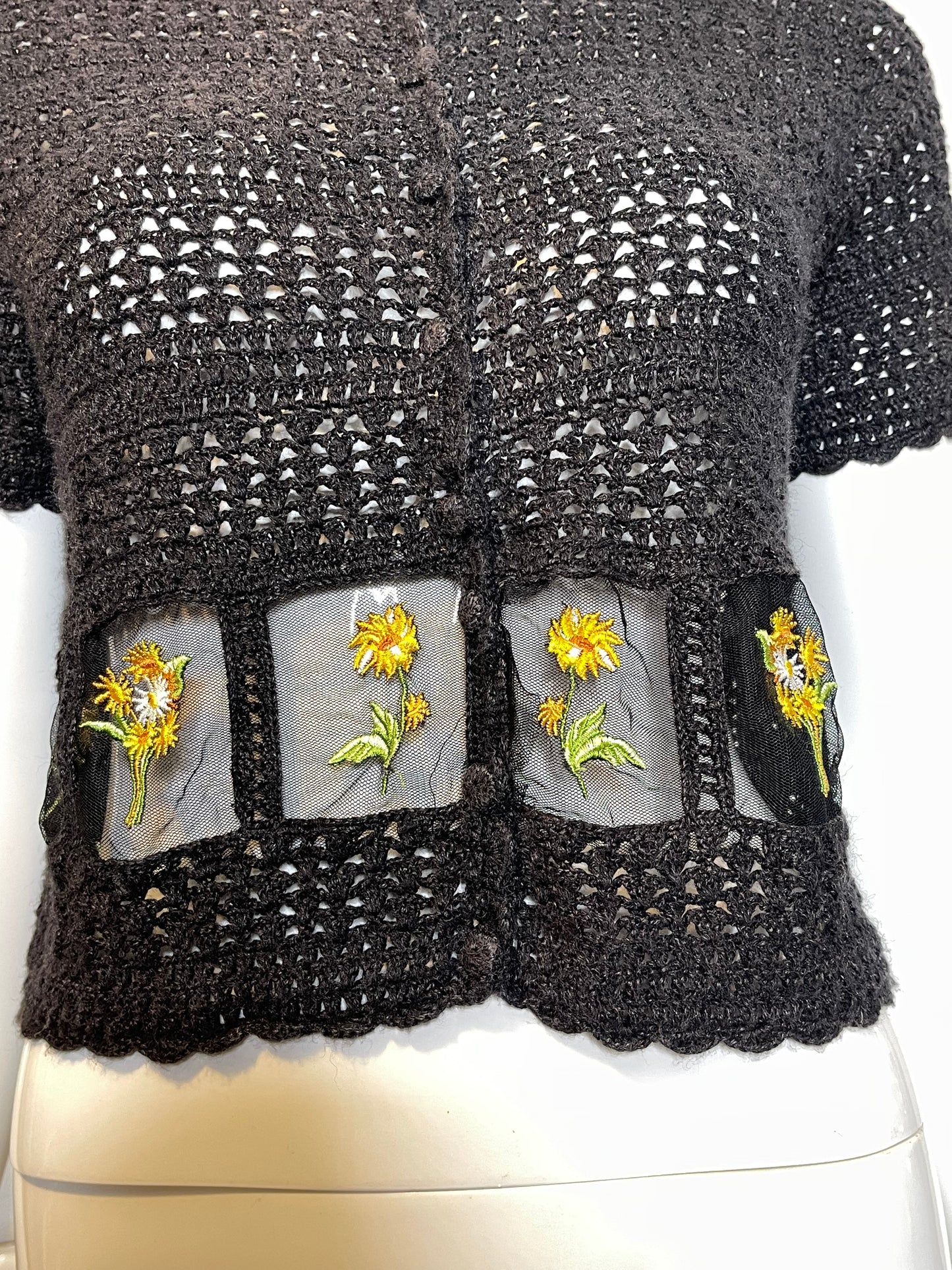 Vintage Black Crochet Flower Embroidered Knit Short Sleeve Cardigan Sz M