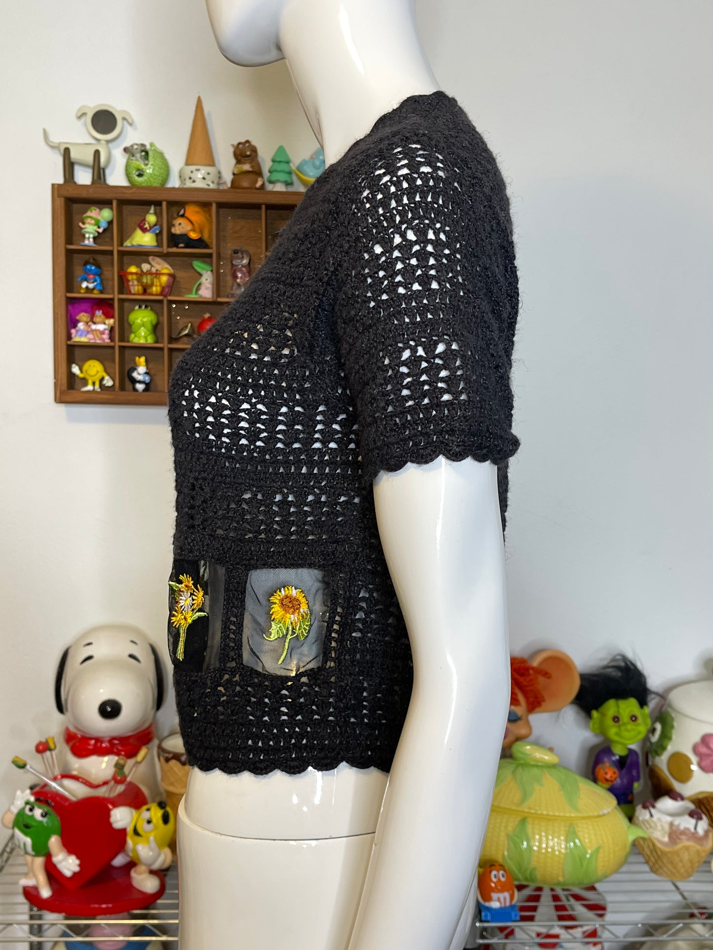 Vintage Black Crochet Flower Embroidered Knit Short Sleeve Cardigan Sz M