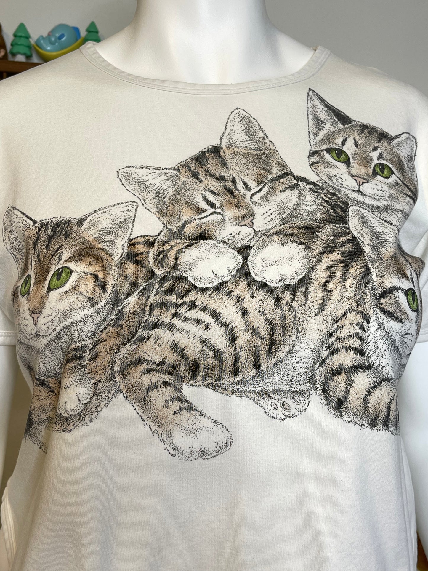 Vintage 90s Boxy Fit Kittens Graphic Cropped Tee Sz L/XL