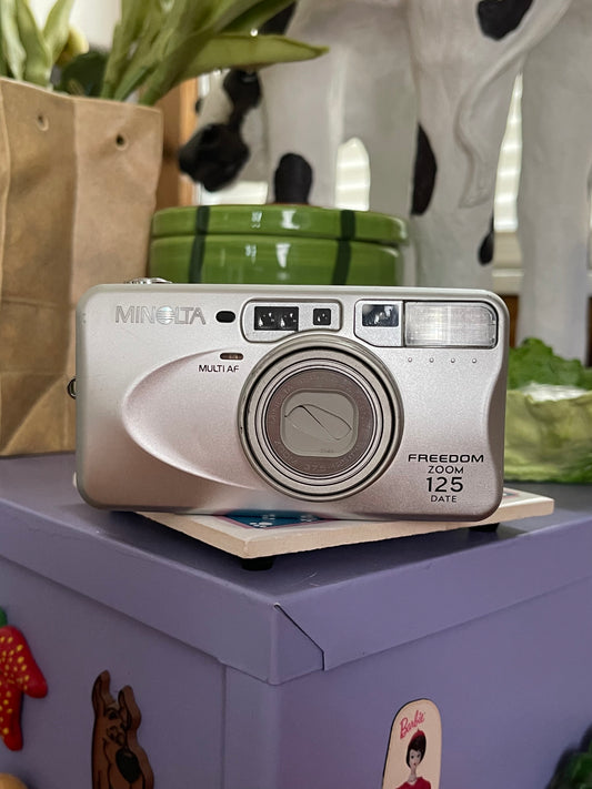 Minolta Freedom Zoom 125 Date 35mm Film Camera