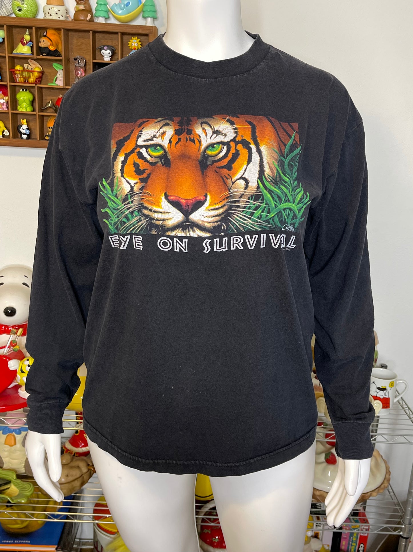 Vintage Tigger Eye On Survival Graphic Long Sleeve Tee Sz XL