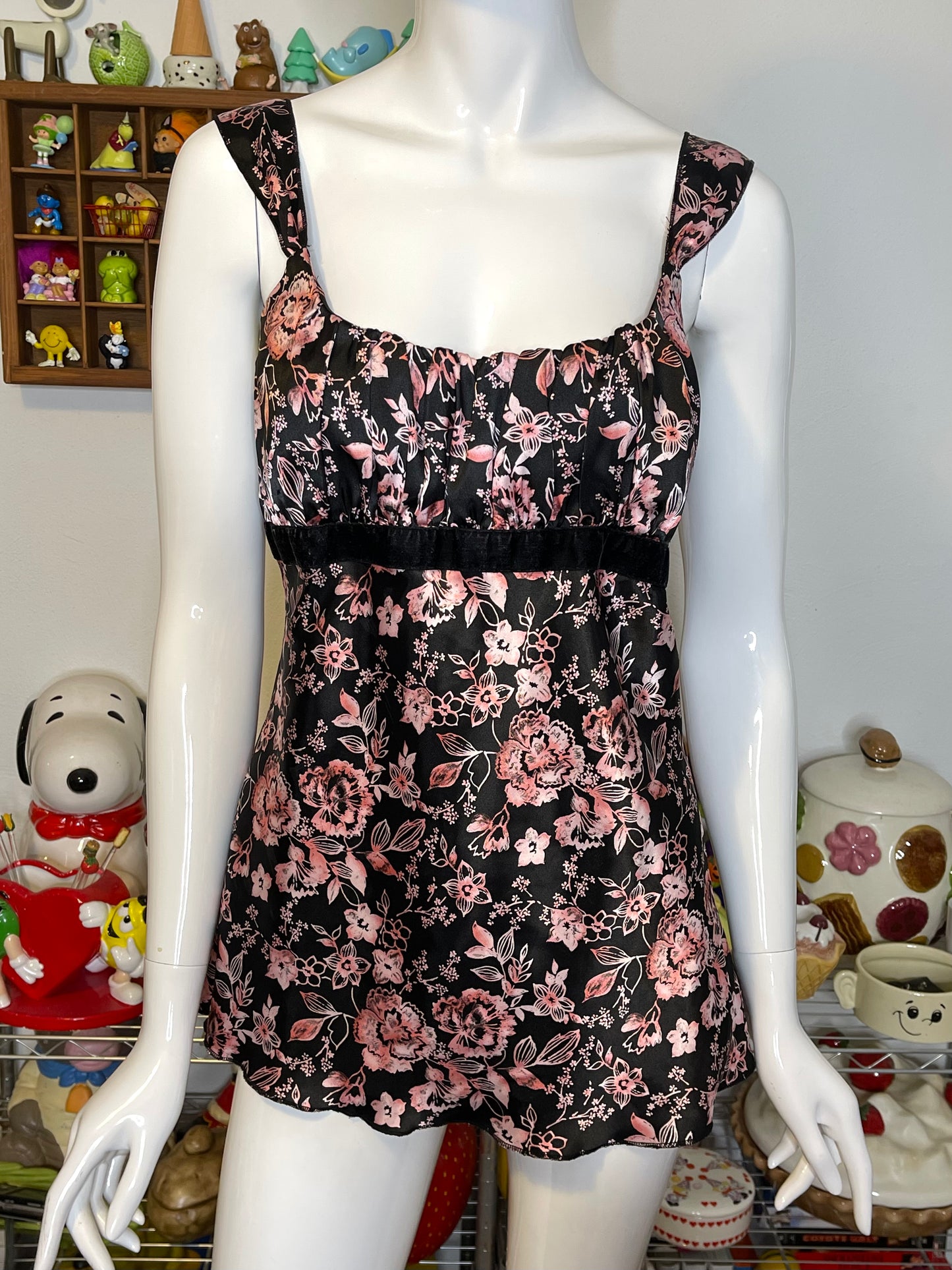 2000s black and pink floral milkmaid top sz L