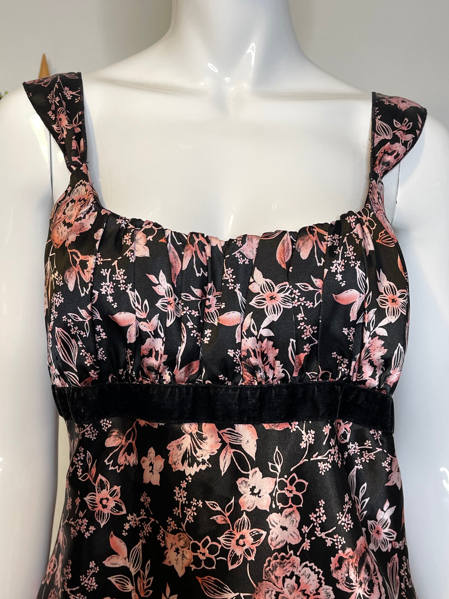 2000s black and pink floral milkmaid top sz L