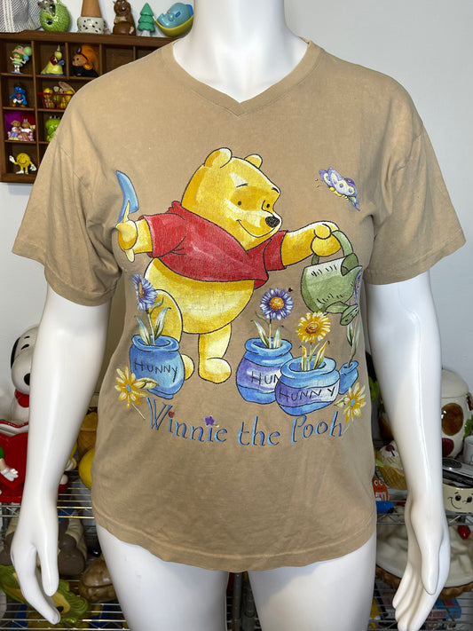 Vintage Winnie The Pooh Spring Garden FLAWED Graphic V-Neck Tee Sz L