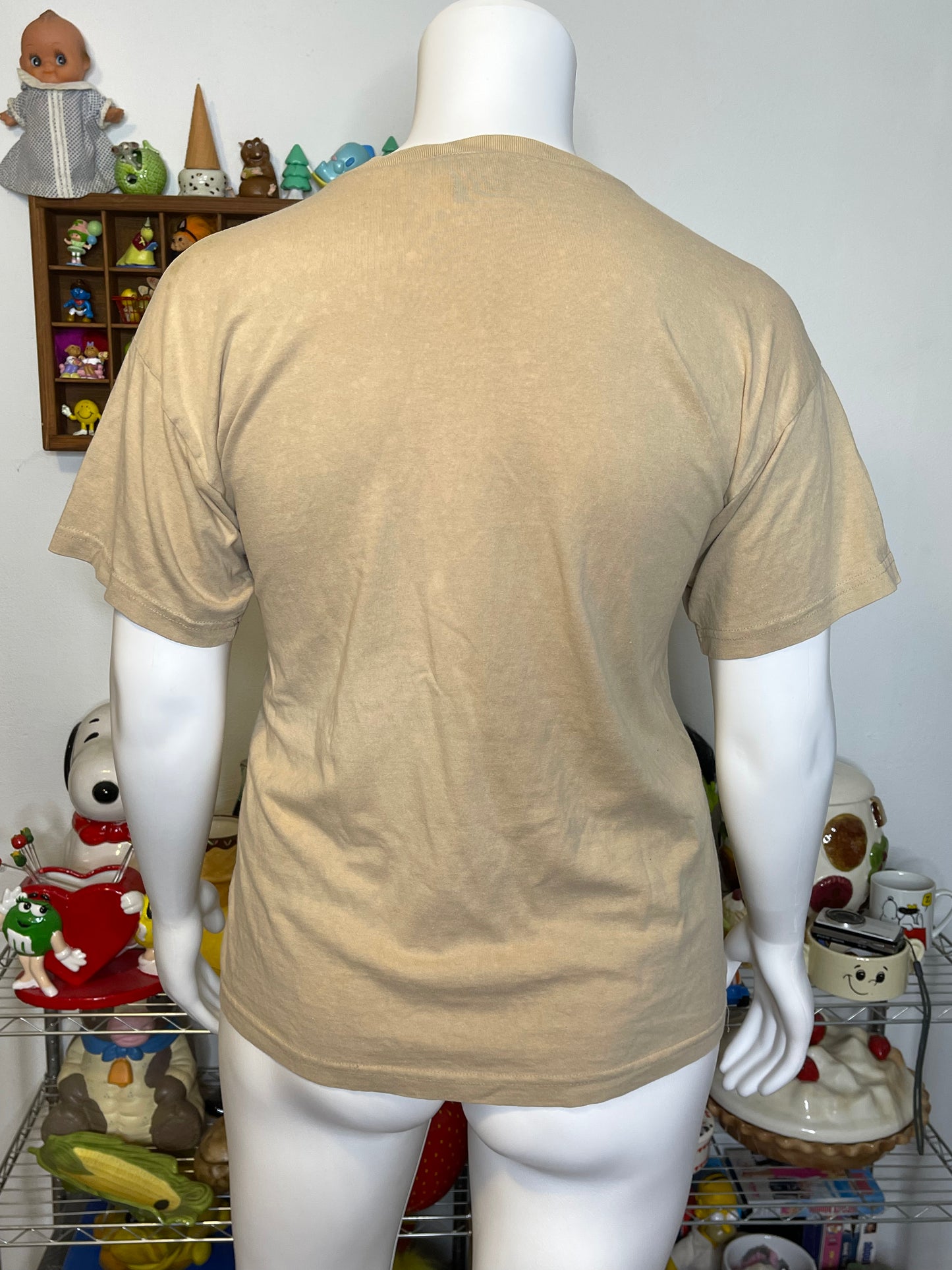 Vintage Winnie The Pooh Spring Garden FLAWED Graphic V-Neck Tee Sz L