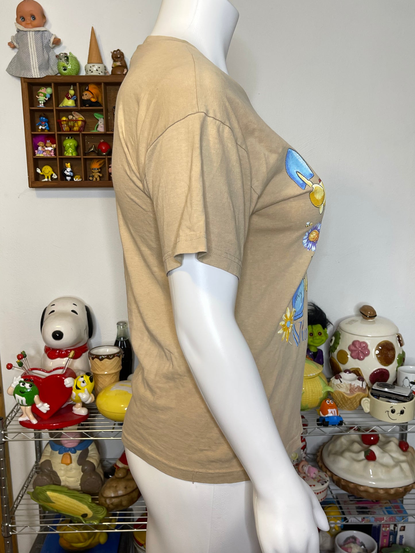 Vintage Winnie The Pooh Spring Garden FLAWED Graphic V-Neck Tee Sz L