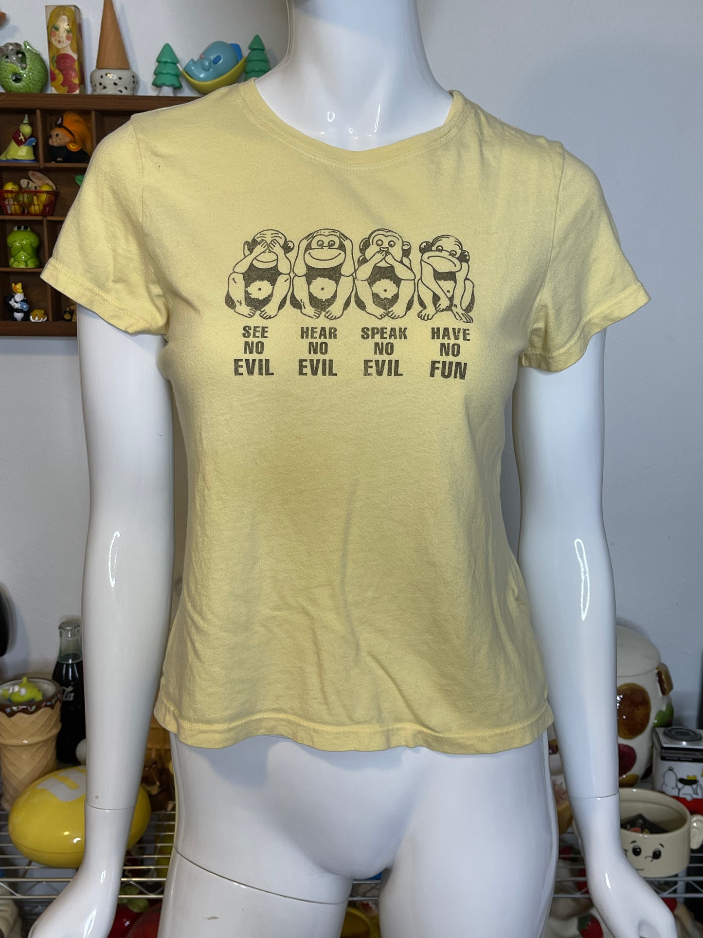 2000s Pale Yellow Monkey See No Evil Baby Tee Sz S/M