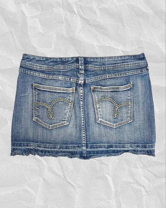 2000s Low - Mid Rise Denim Distressed Mini Skirt Sz 5